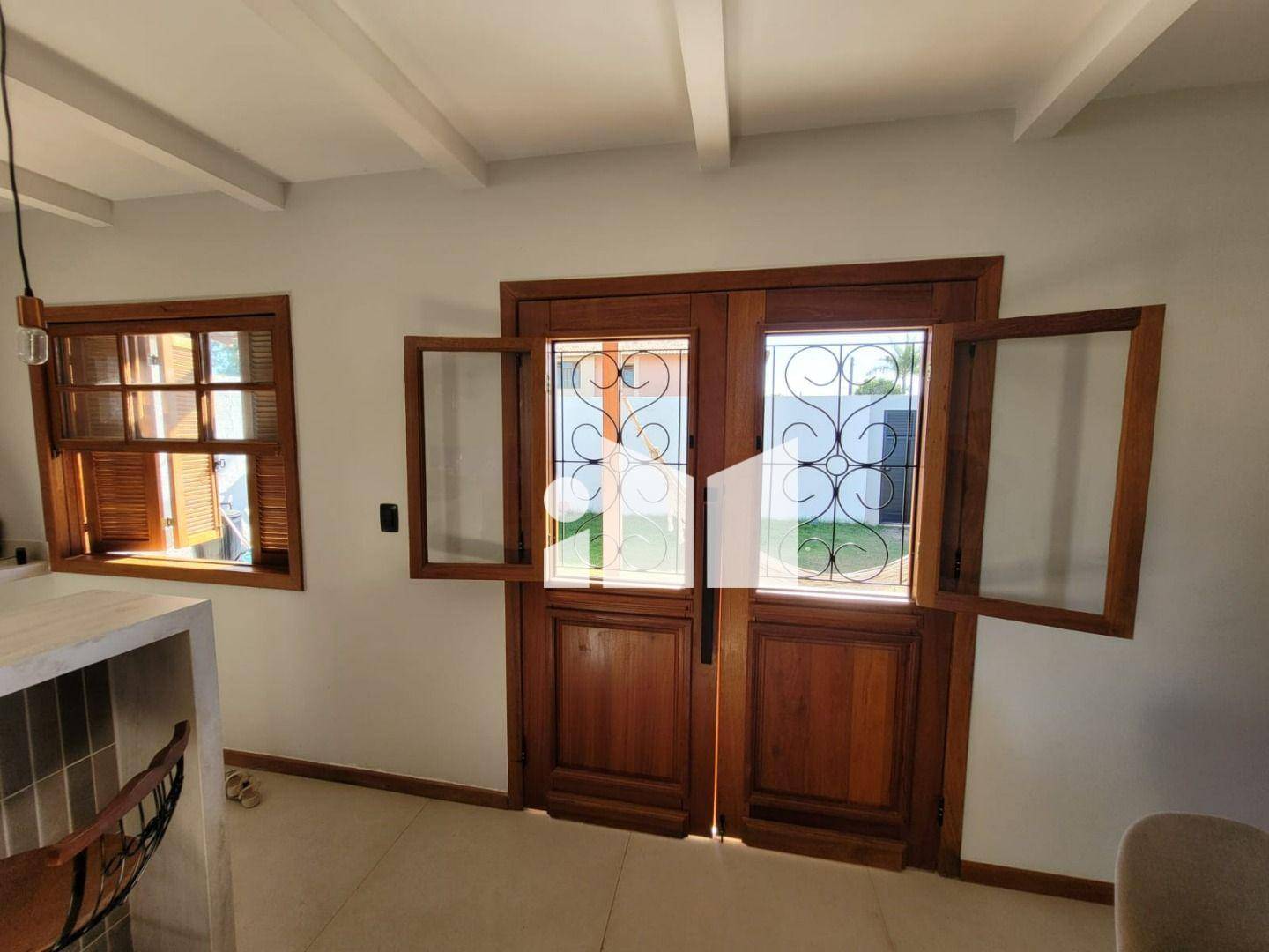 Casa de Condomínio à venda com 3 quartos, 144m² - Foto 1