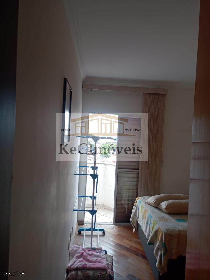 Apartamento à venda com 2 quartos, 72m² - Foto 2