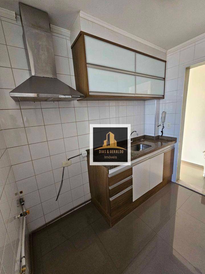 Apartamento à venda com 3 quartos, 76m² - Foto 5