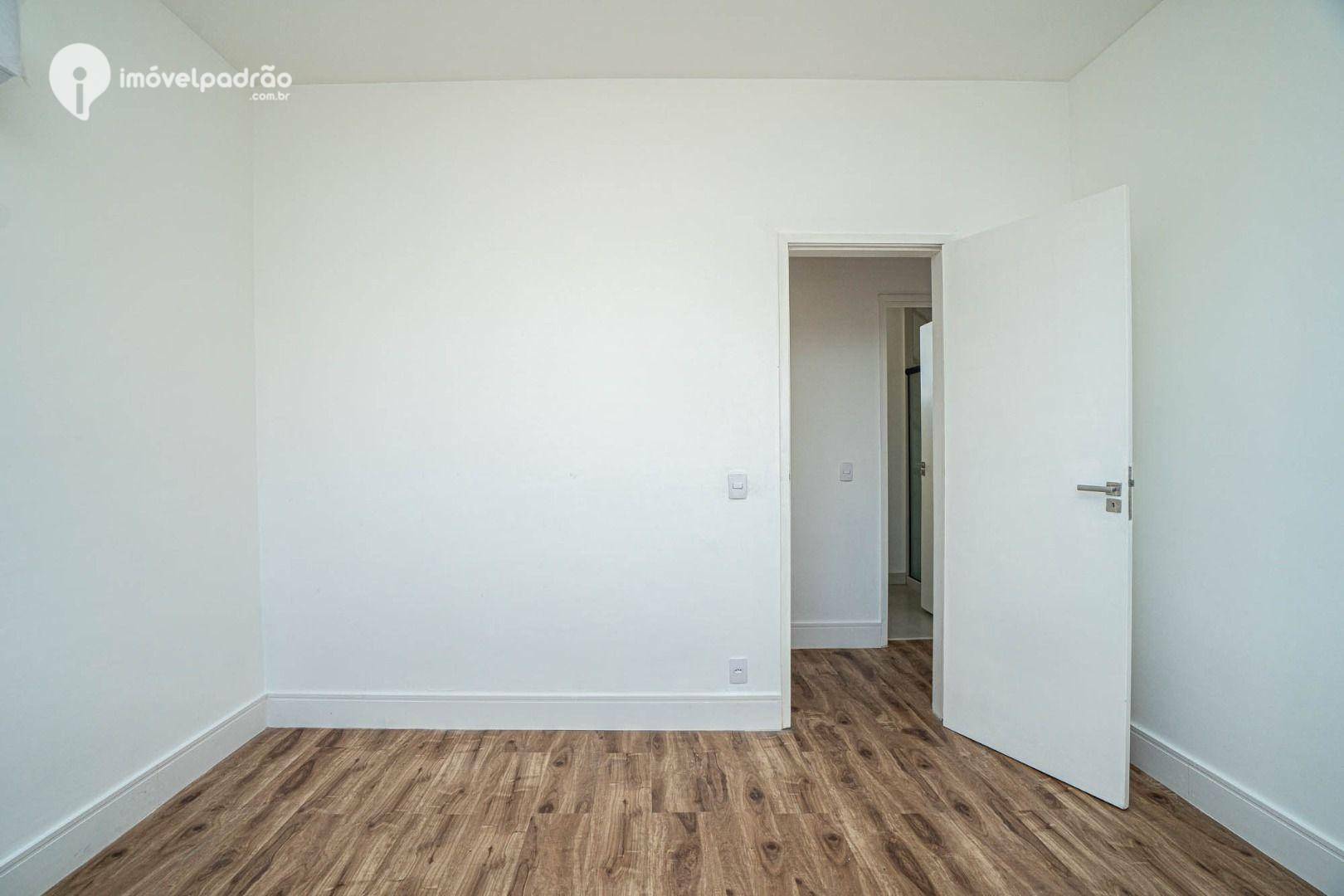 Apartamento à venda com 4 quartos, 130m² - Foto 16