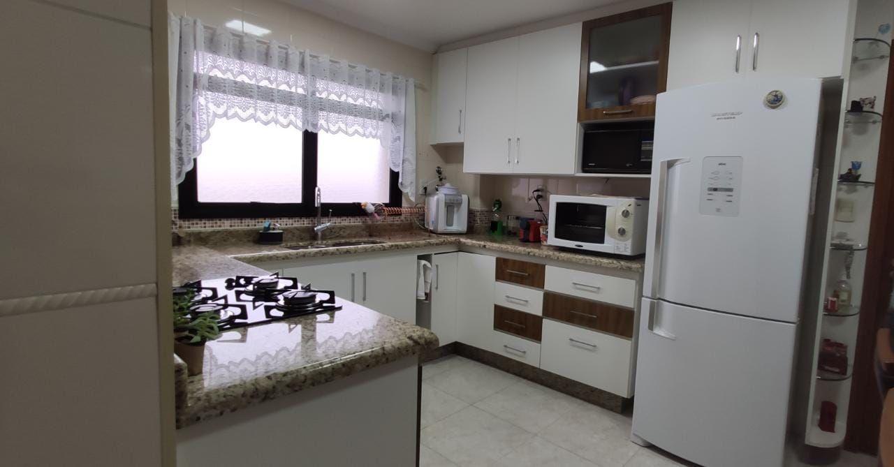 Apartamento à venda com 3 quartos, 143m² - Foto 9