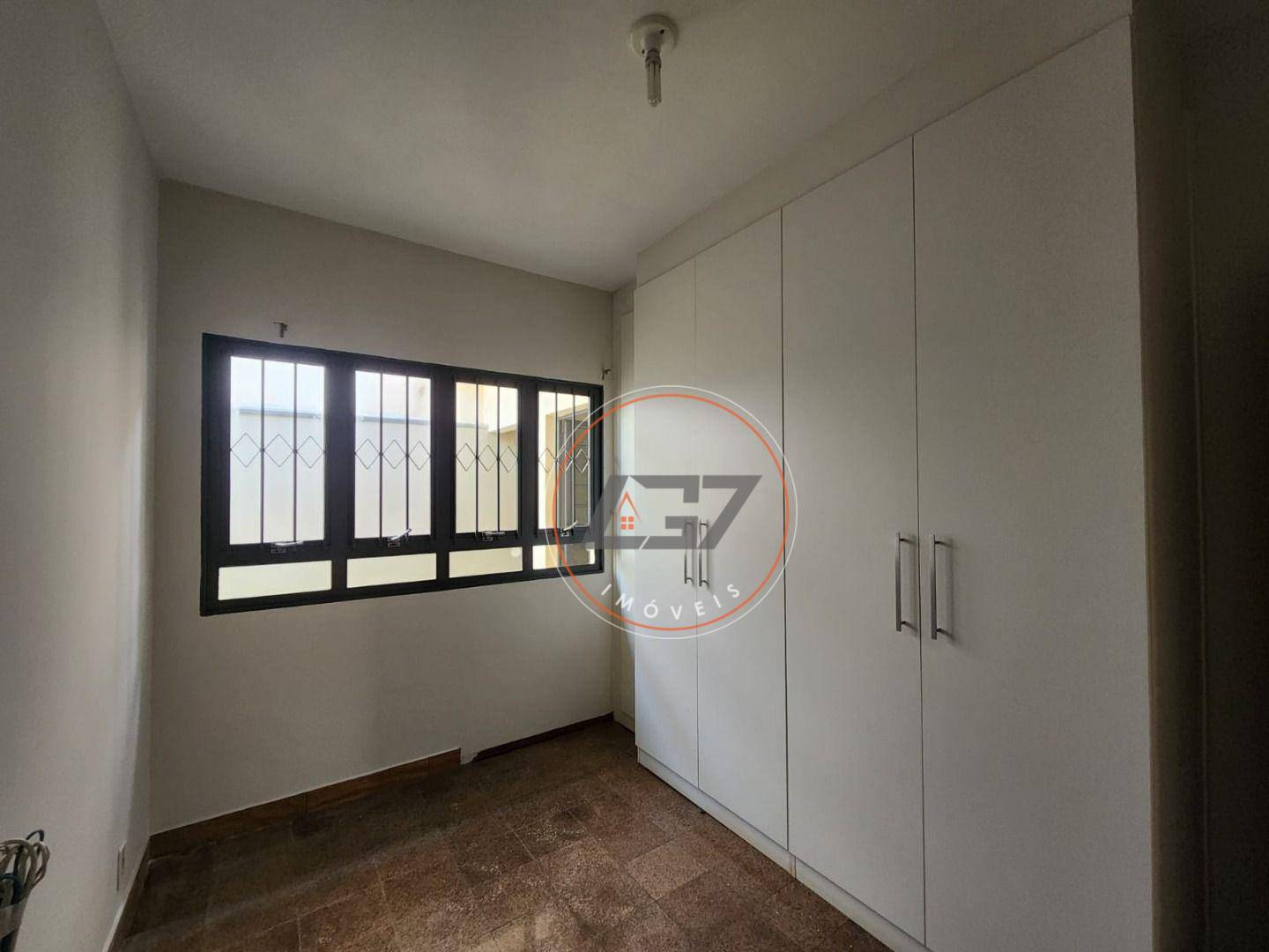 Casa para alugar com 3 quartos, 300M2 - Foto 9
