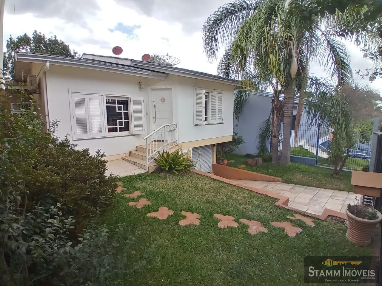 Casa à venda com 3 quartos, 376m² - Foto 1