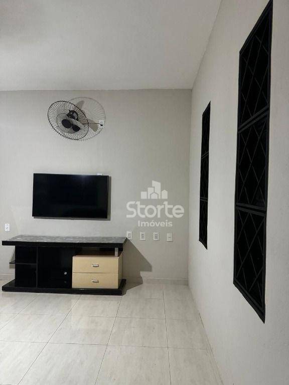 Casa à venda com 4 quartos, 230m² - Foto 3