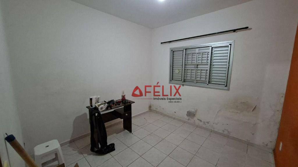 Casa para alugar com 2 quartos, 130m² - Foto 8