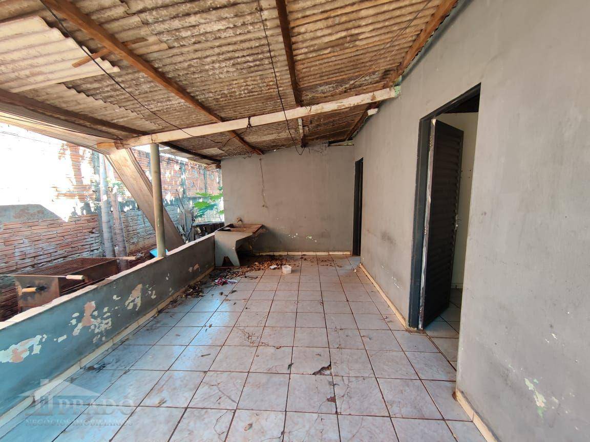 Casa à venda com 5 quartos, 90m² - Foto 3