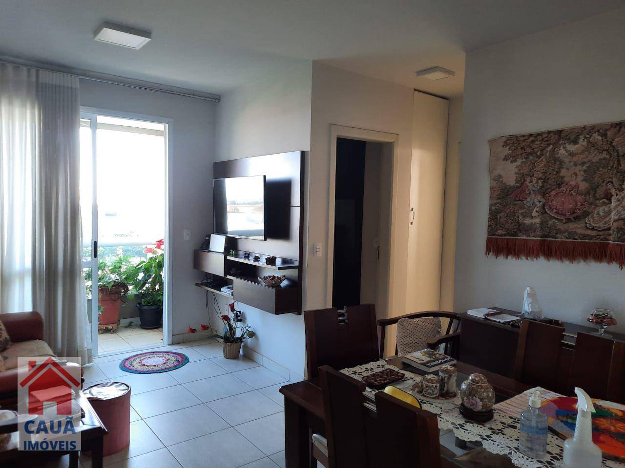 Apartamento à venda com 2 quartos, 79m² - Foto 1