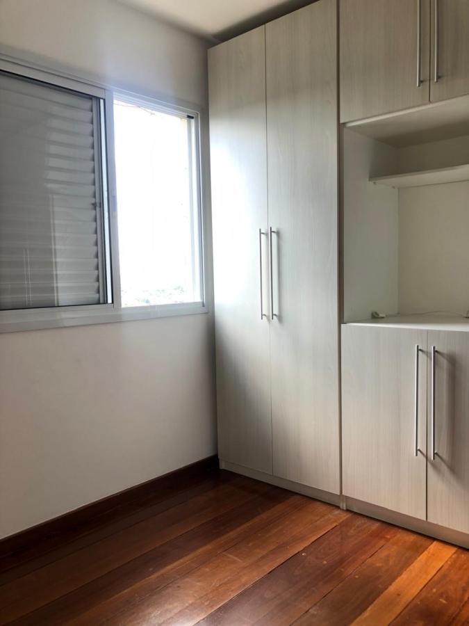 Apartamento para alugar com 3 quartos, 97m² - Foto 17