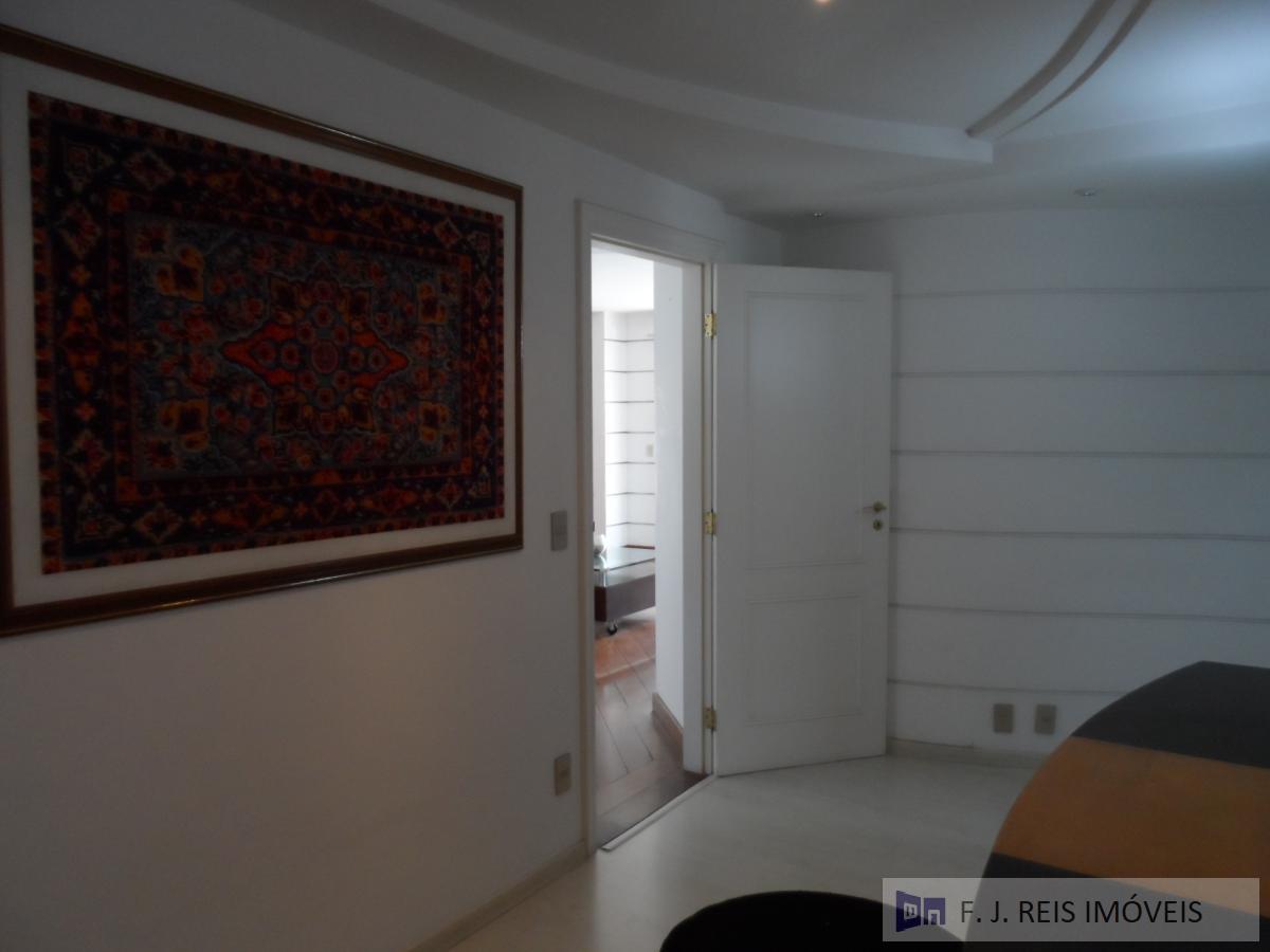 Apartamento à venda com 3 quartos, 180m² - Foto 17