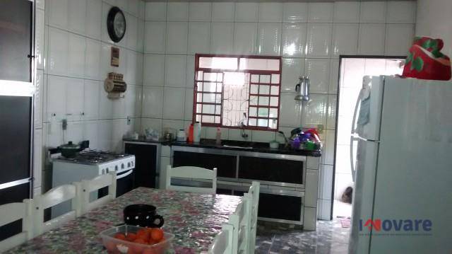 Casa à venda com 4 quartos, 150m² - Foto 1