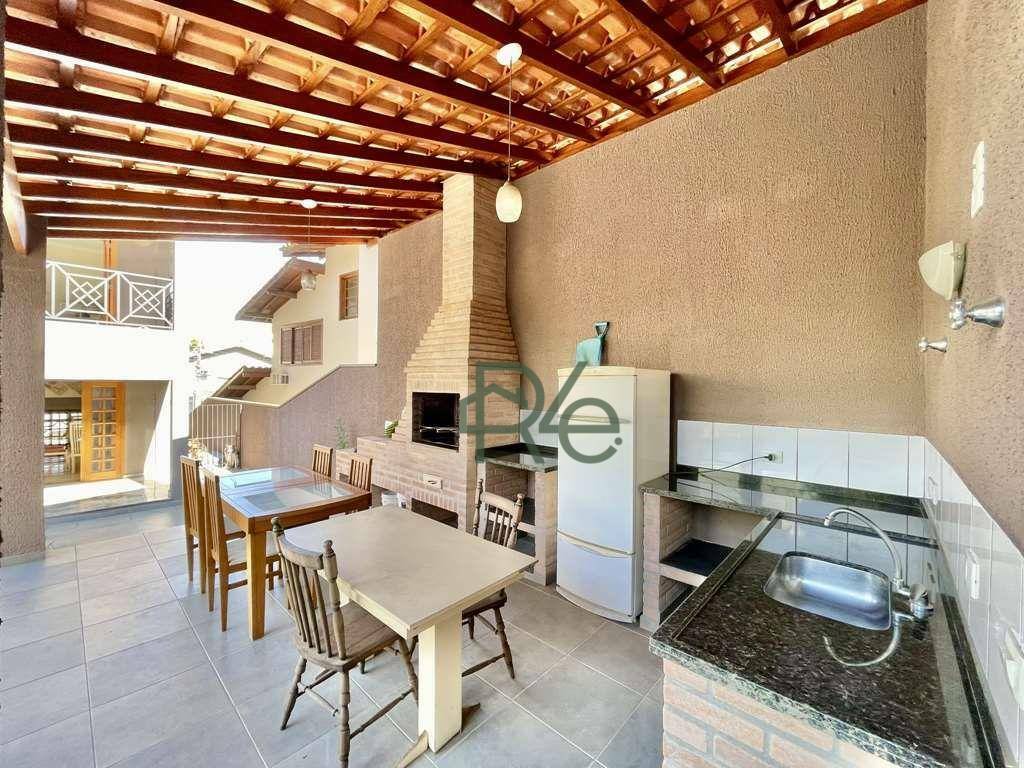 Casa de Condomínio à venda com 3 quartos, 318m² - Foto 35