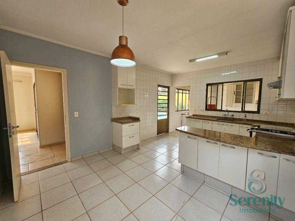 Casa de Condomínio para alugar com 4 quartos, 223m² - Foto 10