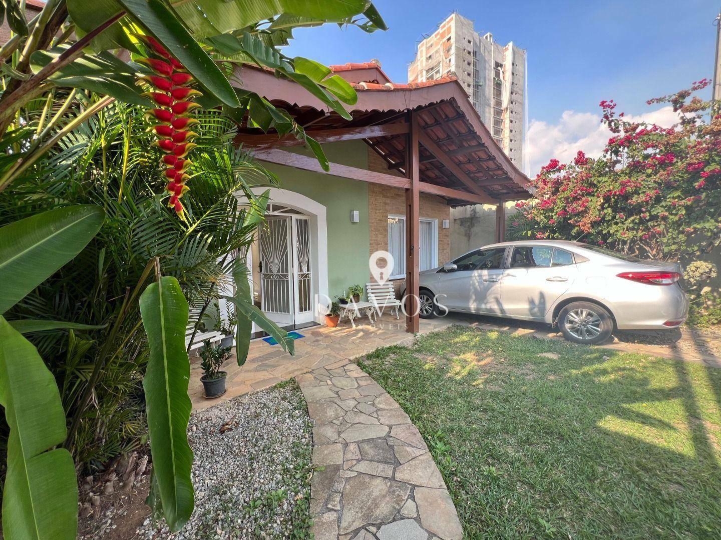 Casa à venda com 3 quartos, 161m² - Foto 1