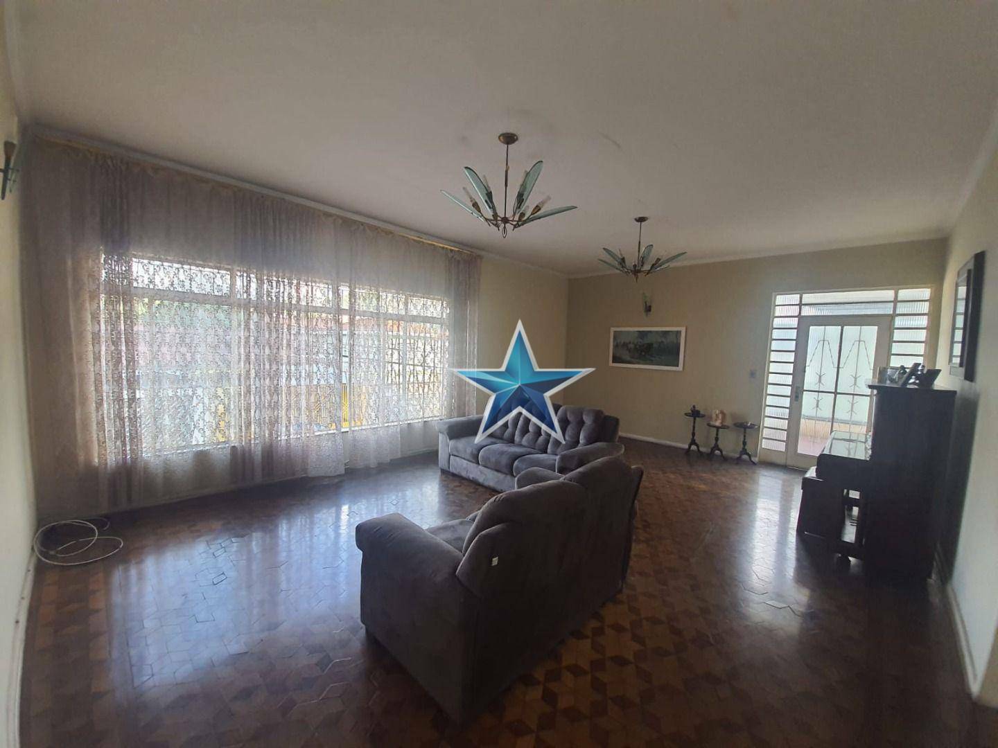 Sobrado à venda com 4 quartos, 300m² - Foto 1