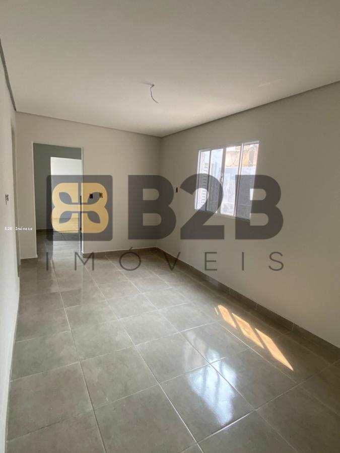 Casa à venda com 3 quartos, 200m² - Foto 2