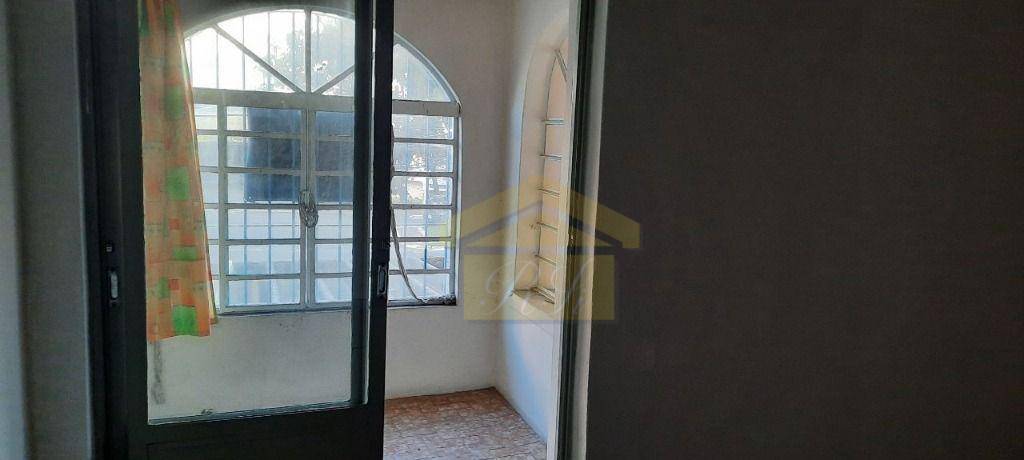 Casa à venda com 3 quartos, 140m² - Foto 1