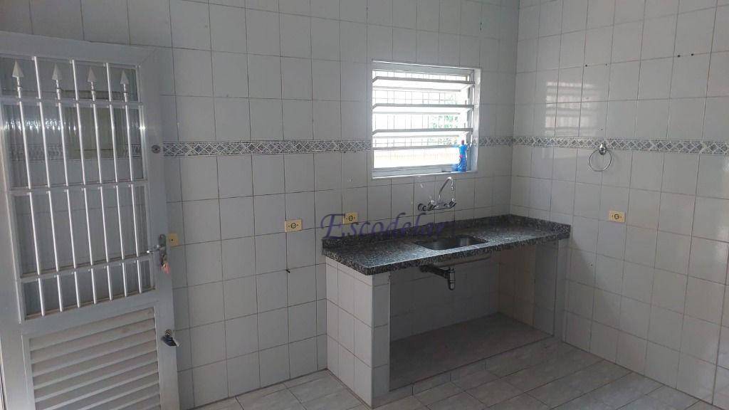 Casa para alugar com 2 quartos, 60m² - Foto 11