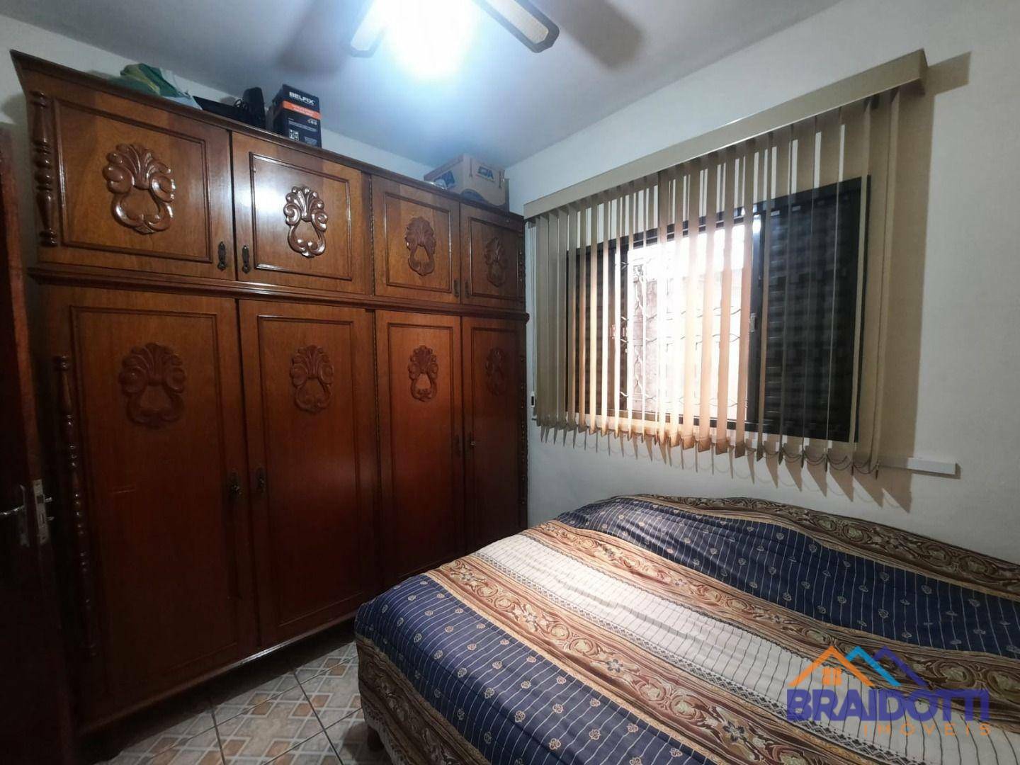 Casa à venda com 6 quartos, 300m² - Foto 5