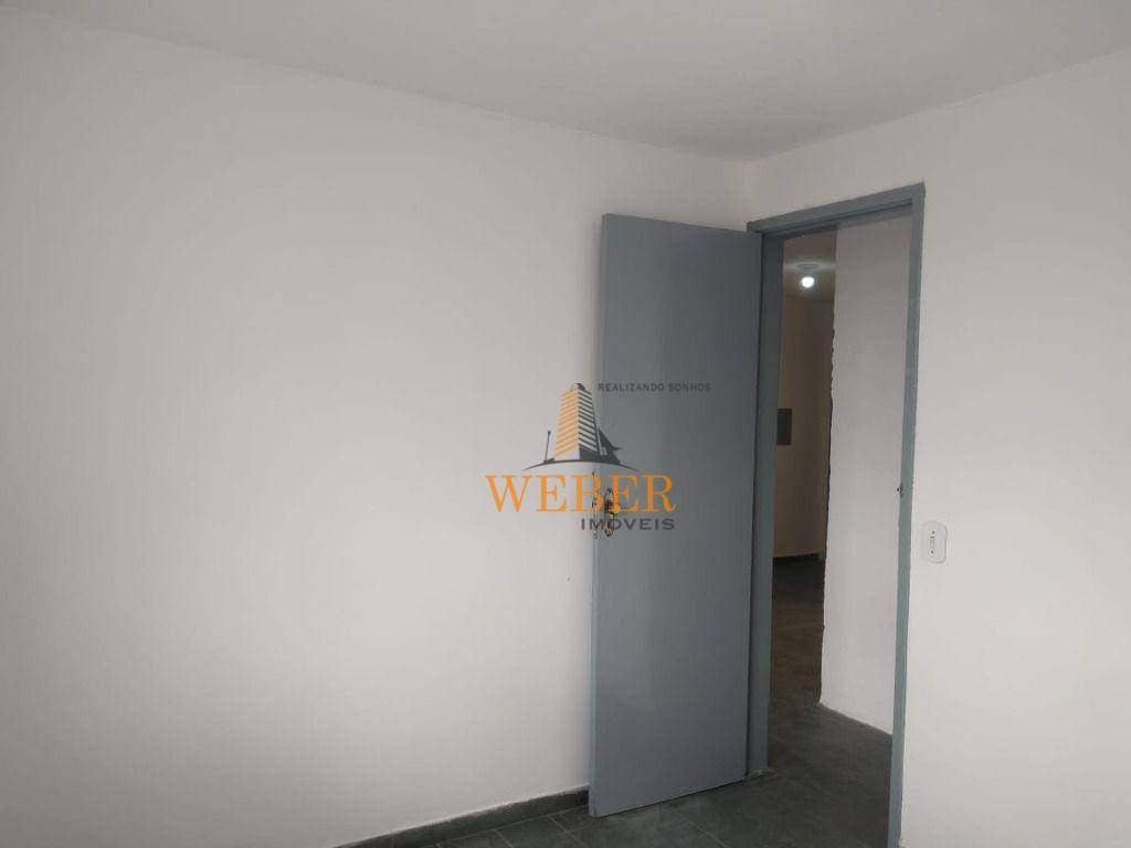 Apartamento à venda com 2 quartos, 42m² - Foto 3