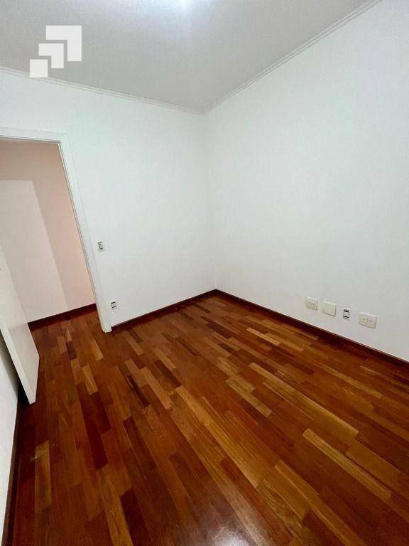 Apartamento para alugar com 4 quartos, 140m² - Foto 6