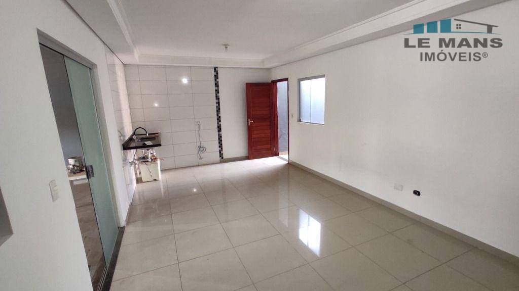 Casa à venda com 2 quartos, 74m² - Foto 1