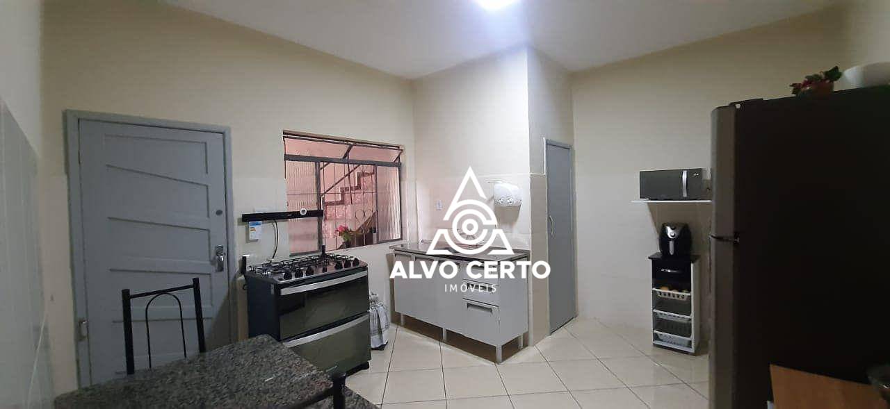 Casa à venda com 3 quartos, 264m² - Foto 14