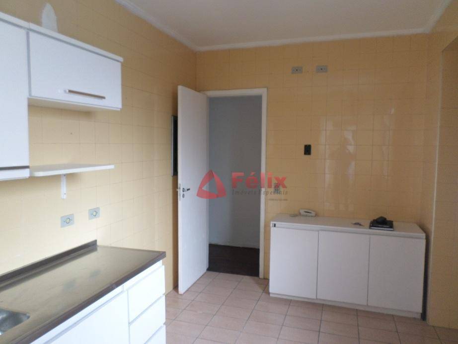 Apartamento à venda com 3 quartos, 146m² - Foto 9