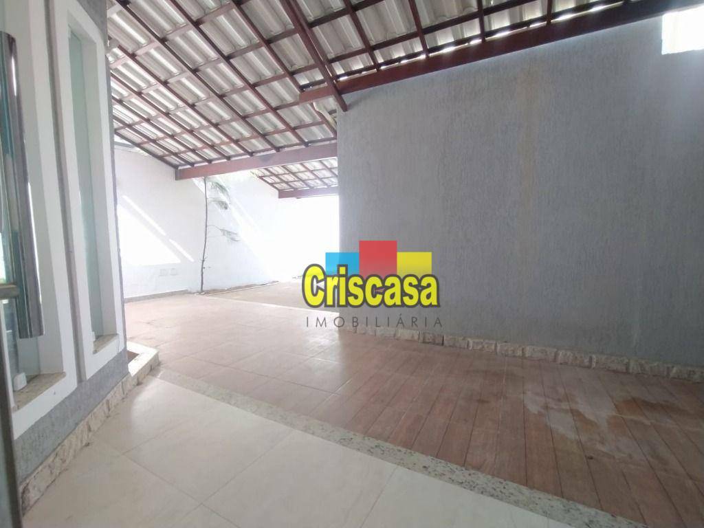 Casa à venda com 2 quartos, 70m² - Foto 4