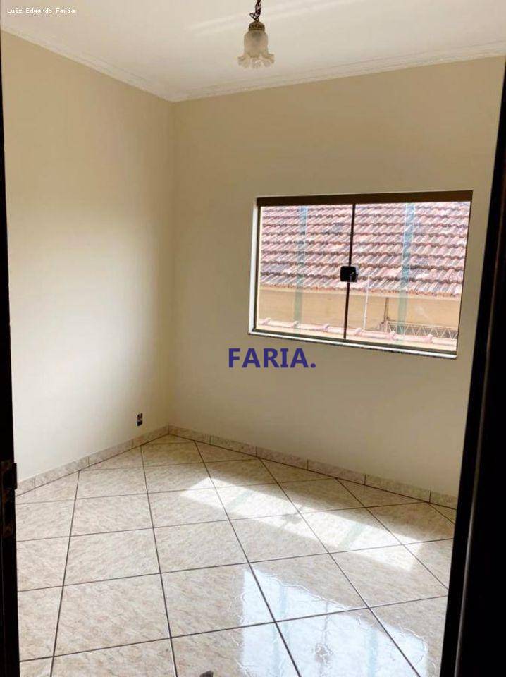 Casa à venda com 5 quartos, 209m² - Foto 14