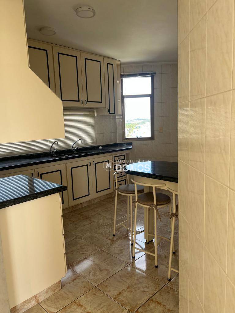 Apartamento para alugar com 4 quartos, 315m² - Foto 1