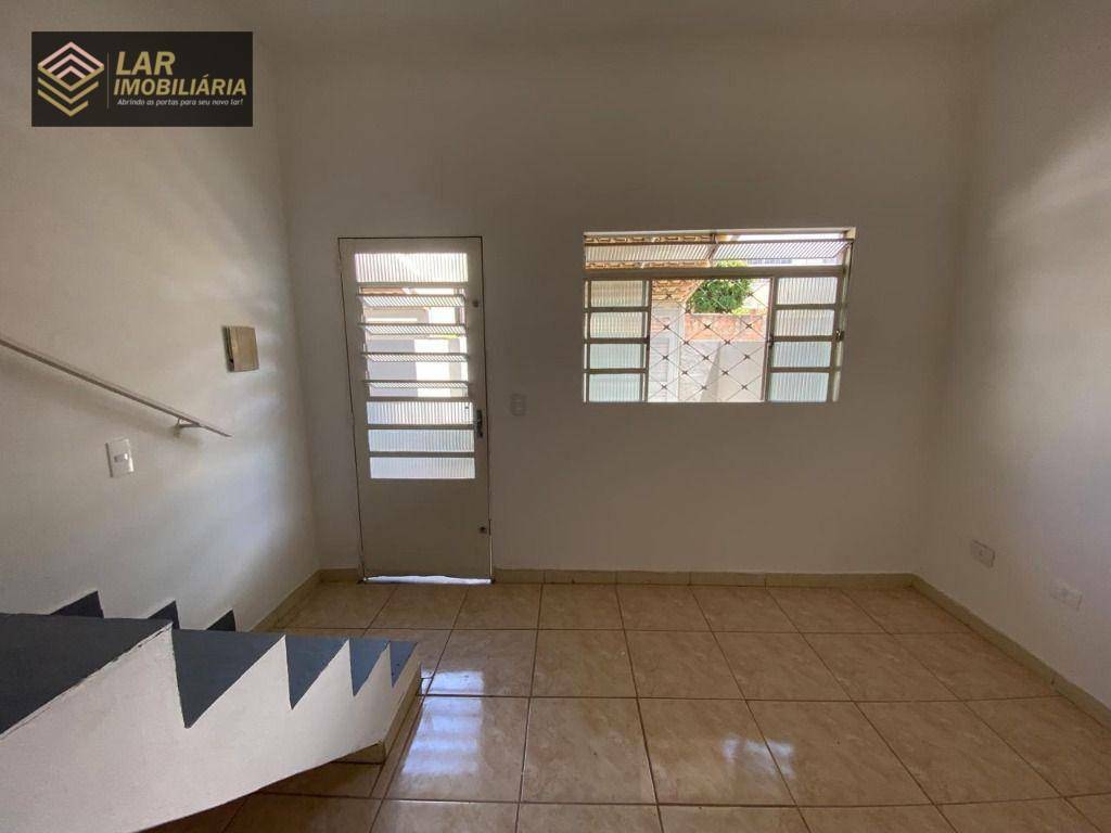 Casa para alugar com 1 quarto, 45m² - Foto 29