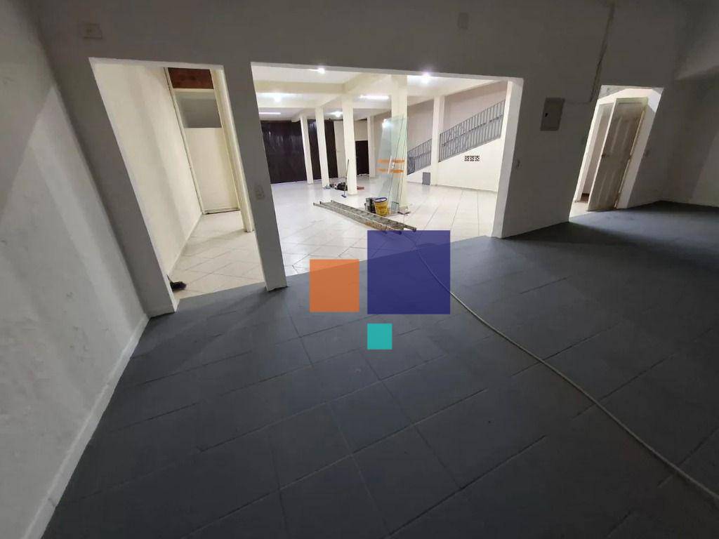 Sobrado à venda com 2 quartos, 218m² - Foto 5