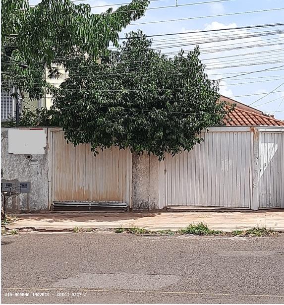 Casa à venda com 5 quartos, 300m² - Foto 1