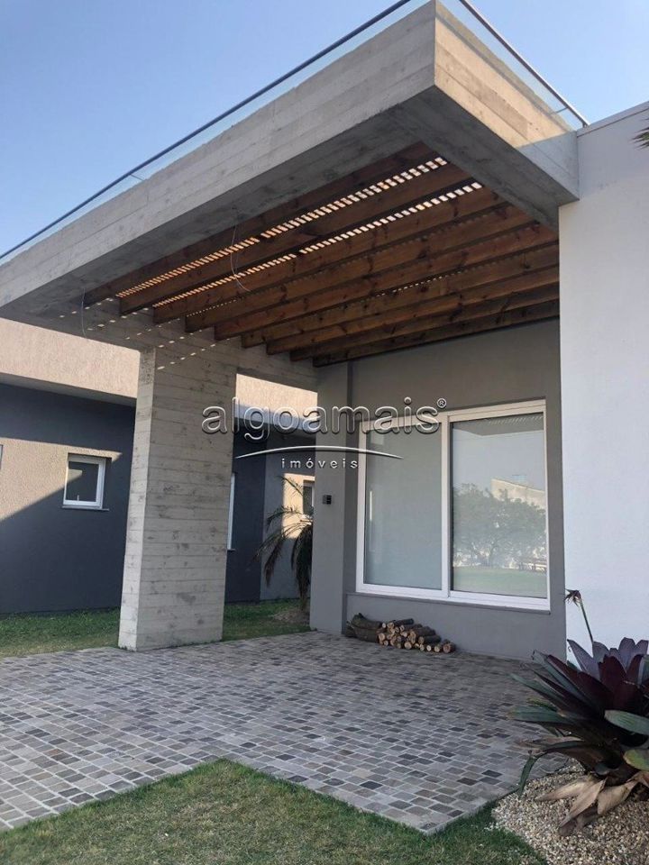 Casa de Condomínio à venda com 4 quartos, 157m² - Foto 2