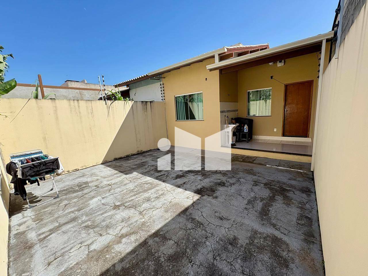Casa à venda com 2 quartos, 150M2 - Foto 2