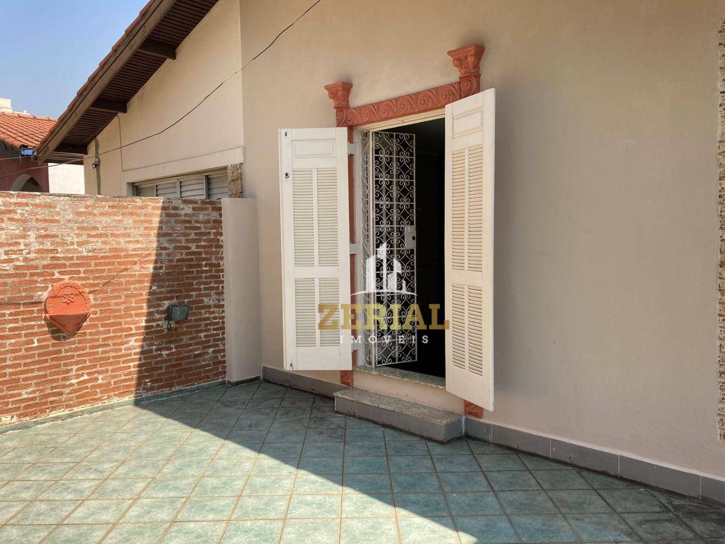 Sobrado à venda com 3 quartos, 257m² - Foto 2