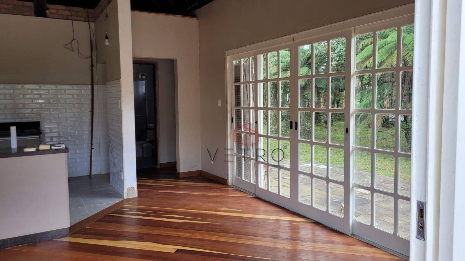 Casa à venda com 3 quartos, 190m² - Foto 4