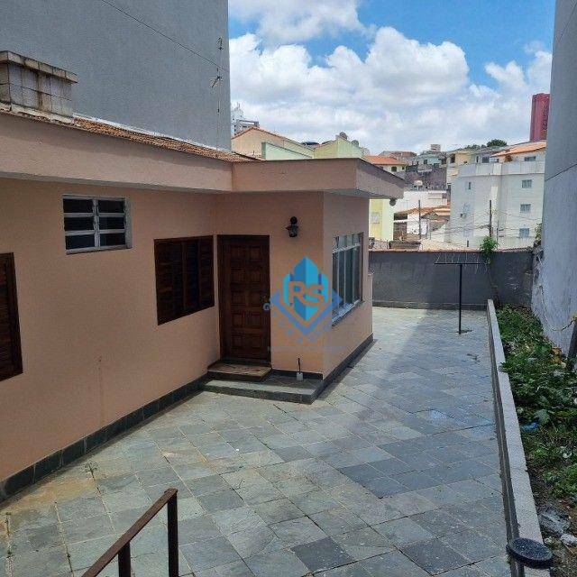 Casa para alugar com 2 quartos, 120m² - Foto 1