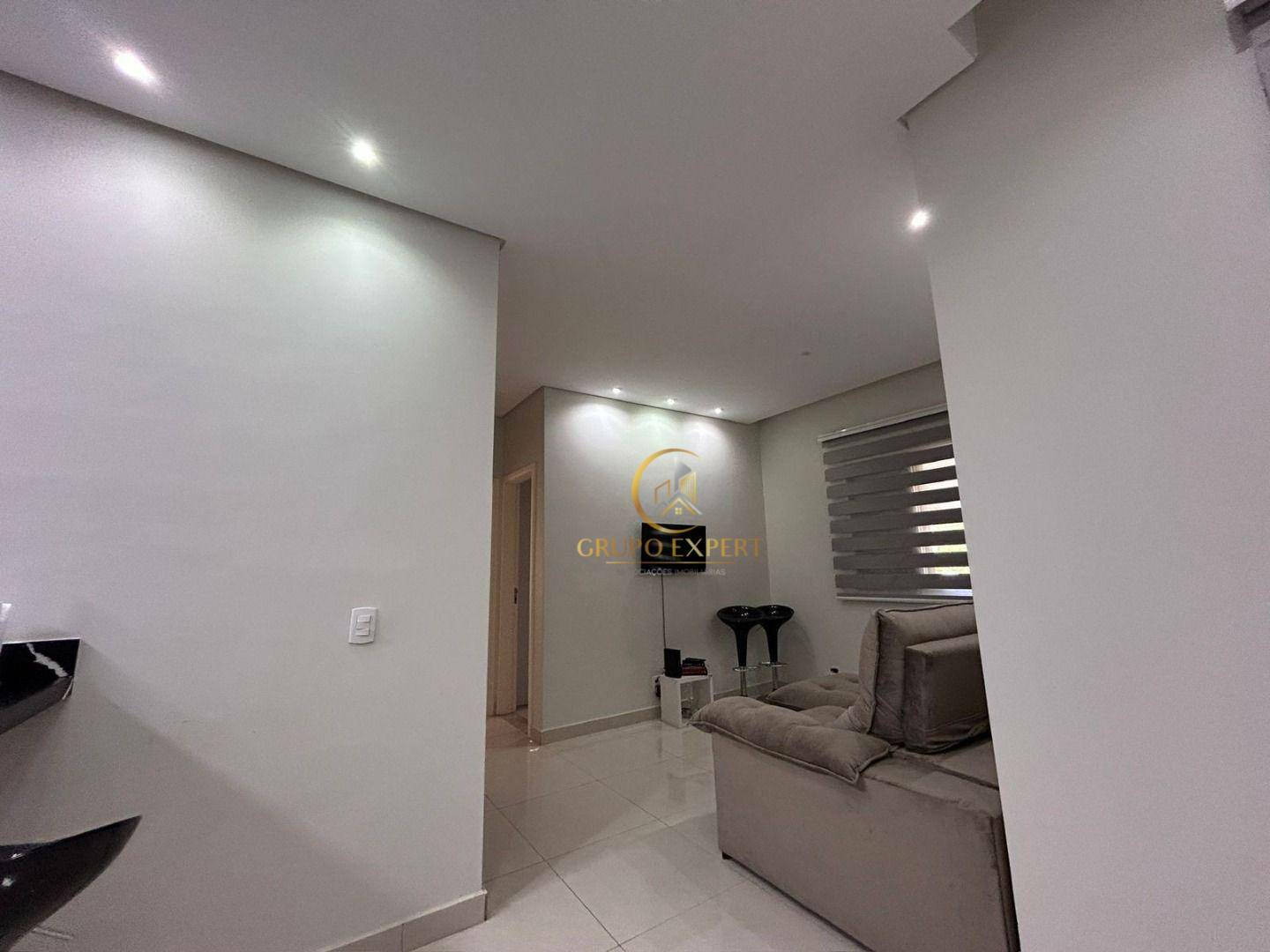 Apartamento à venda com 2 quartos, 70m² - Foto 3