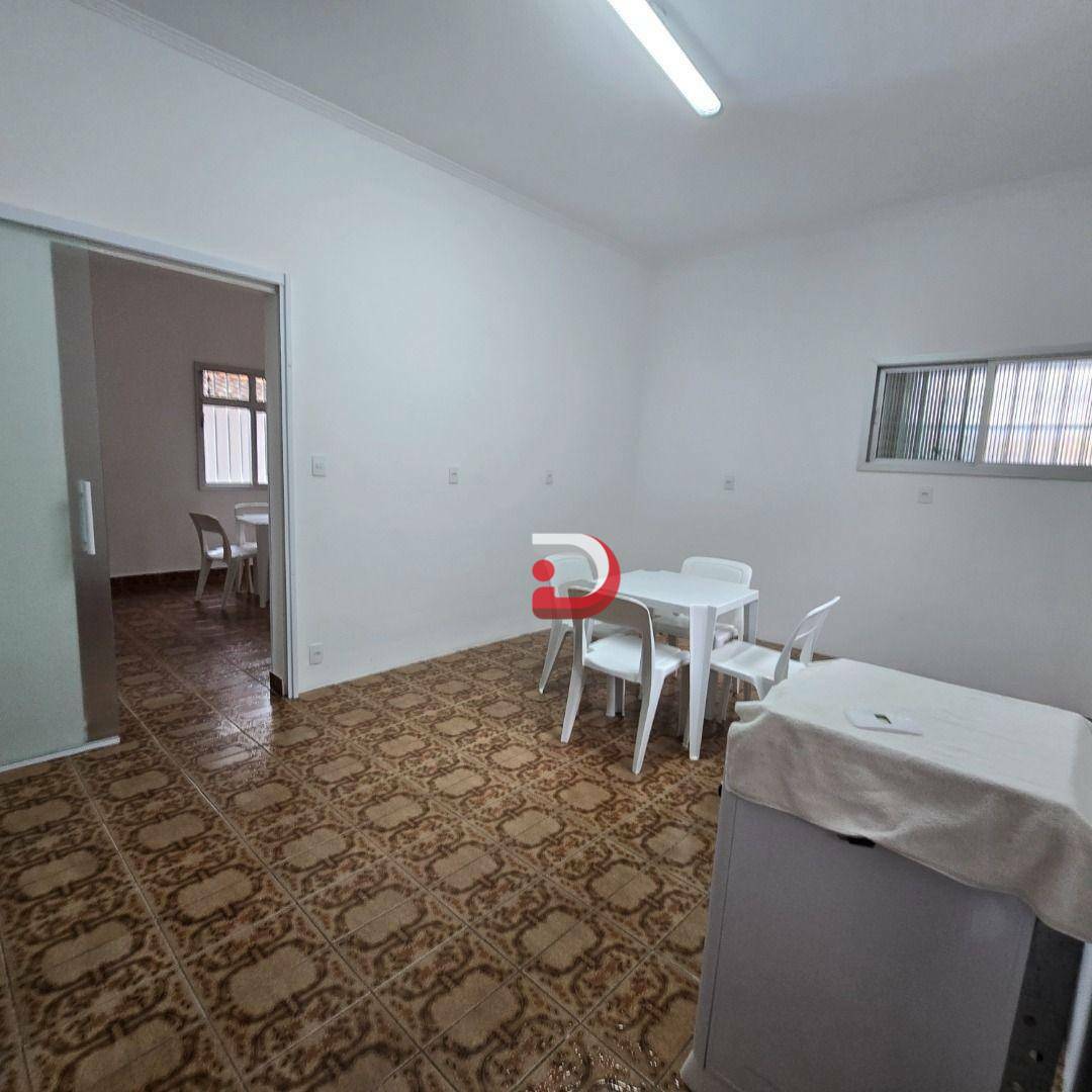 Casa para alugar com 3 quartos, 250m² - Foto 7