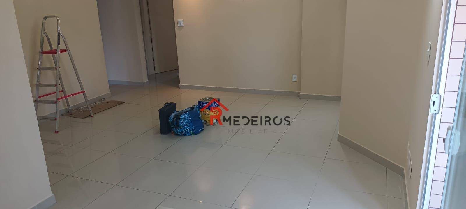 Apartamento à venda com 2 quartos, 103m² - Foto 3