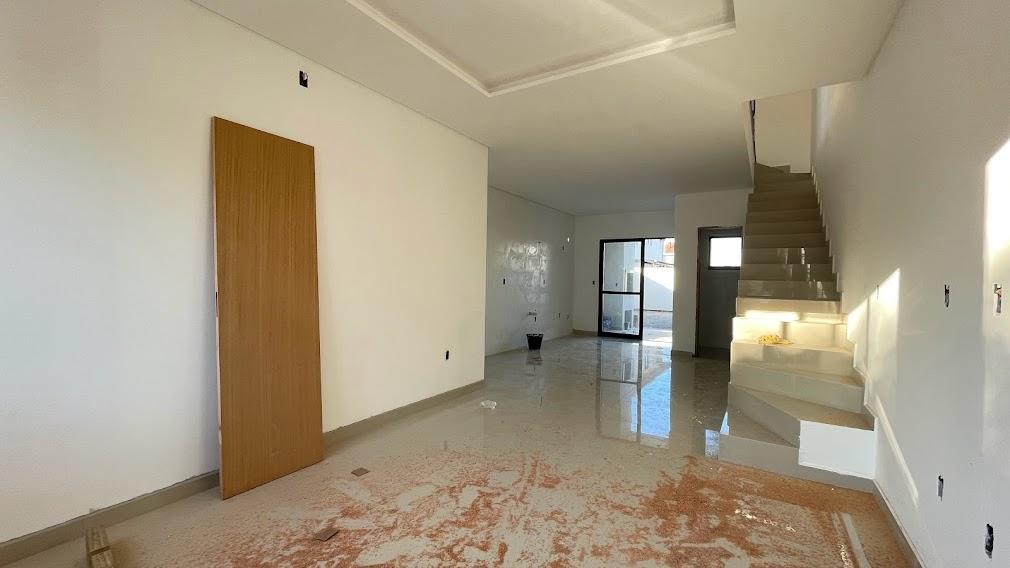 Sobrado à venda com 3 quartos, 100m² - Foto 2