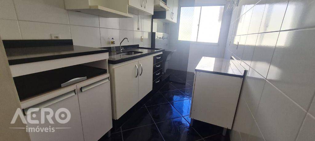 Apartamento à venda com 2 quartos, 56m² - Foto 1