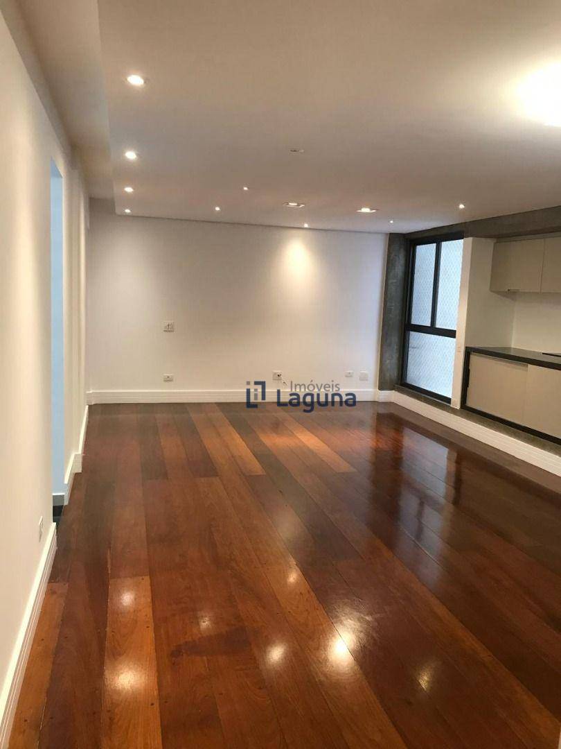 Apartamento para alugar com 3 quartos, 120m² - Foto 4