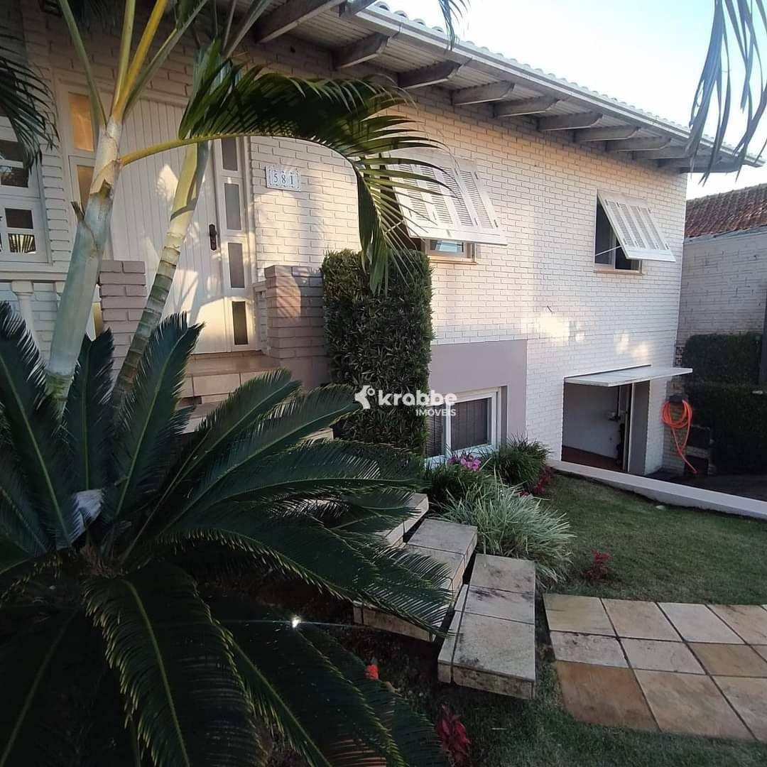 Casa à venda com 3 quartos, 250m² - Foto 1