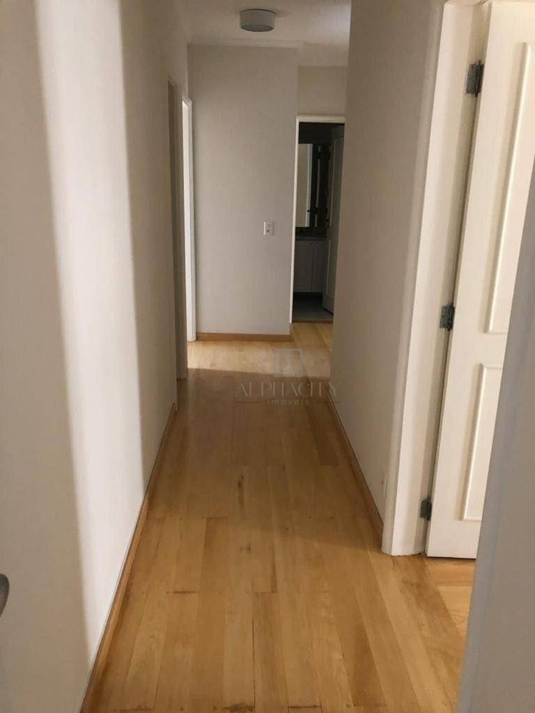 Apartamento para alugar com 4 quartos, 210m² - Foto 13