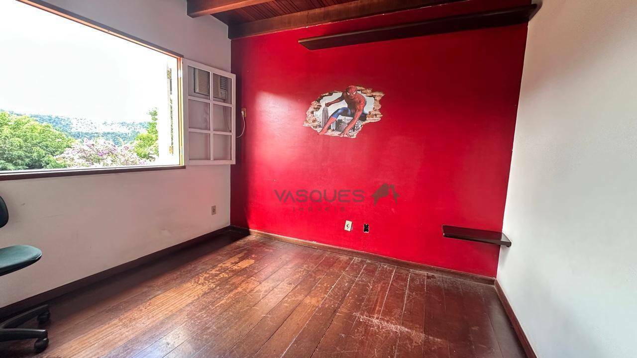 Casa à venda com 4 quartos, 371m² - Foto 24