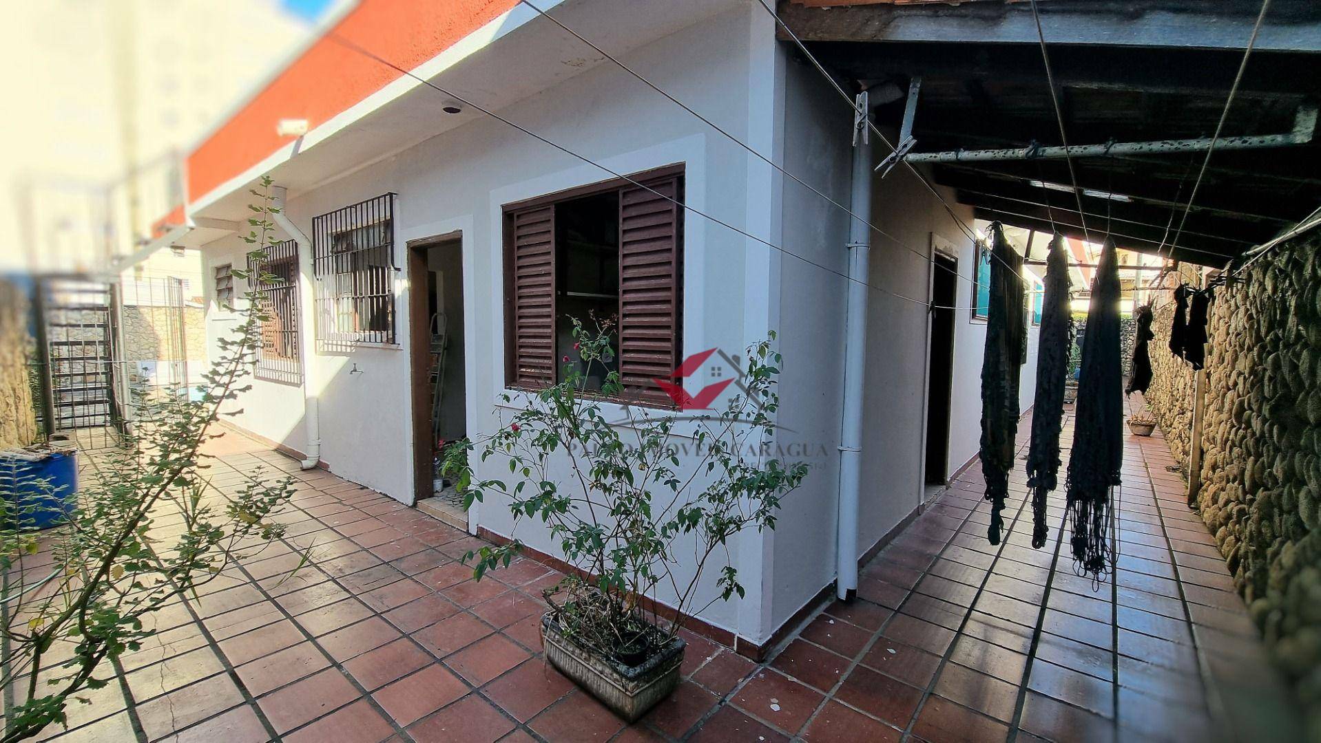 Casa à venda com 4 quartos, 246m² - Foto 36