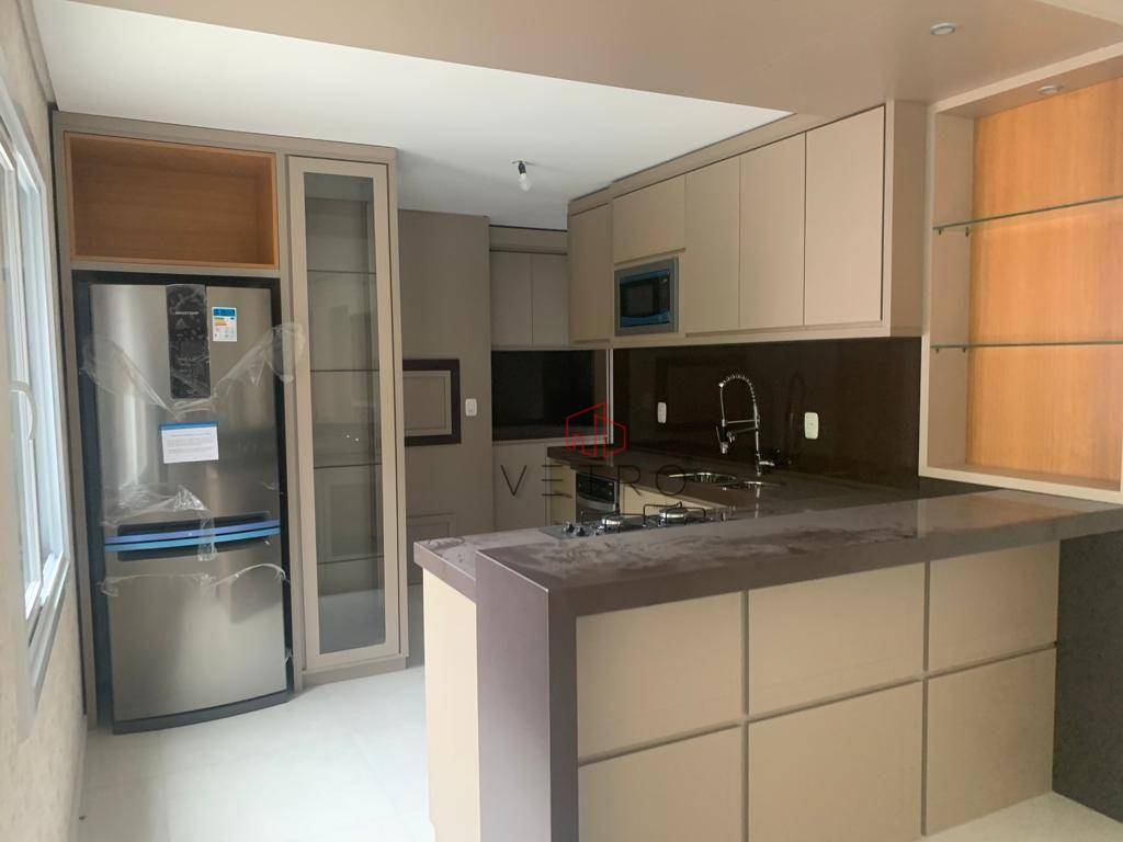 Apartamento à venda com 3 quartos, 152m² - Foto 3