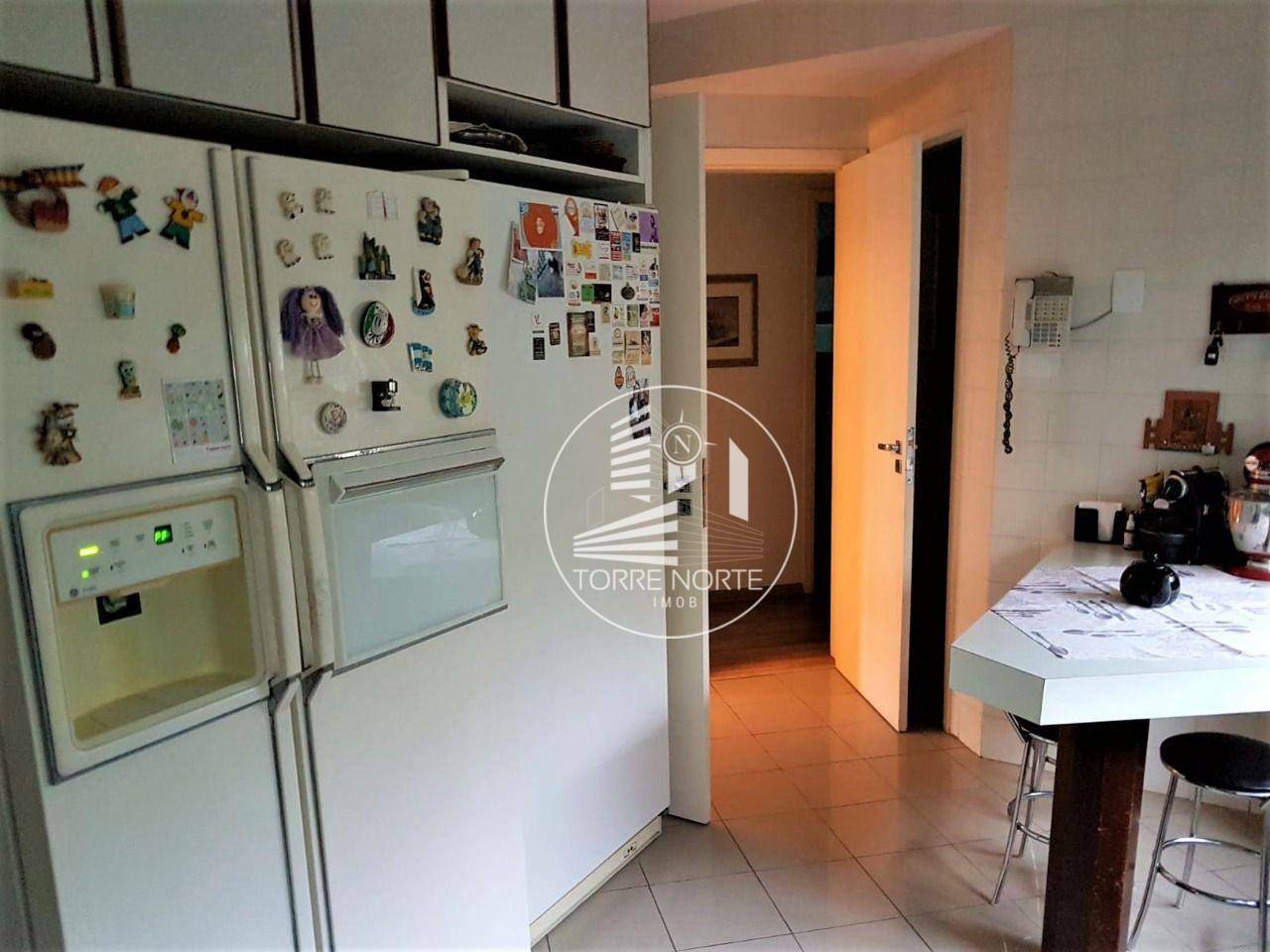 Apartamento à venda com 3 quartos, 144m² - Foto 7